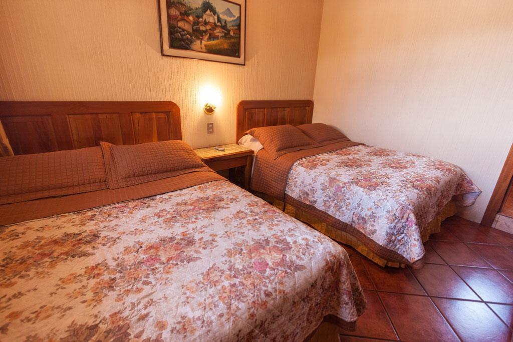 Posada De Los Volcanes Панахачел Екстериор снимка